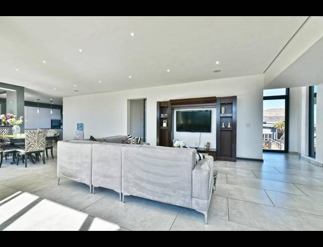 5 BEDROOM HOUSE FOR SALE IN EYE OF AFRICA